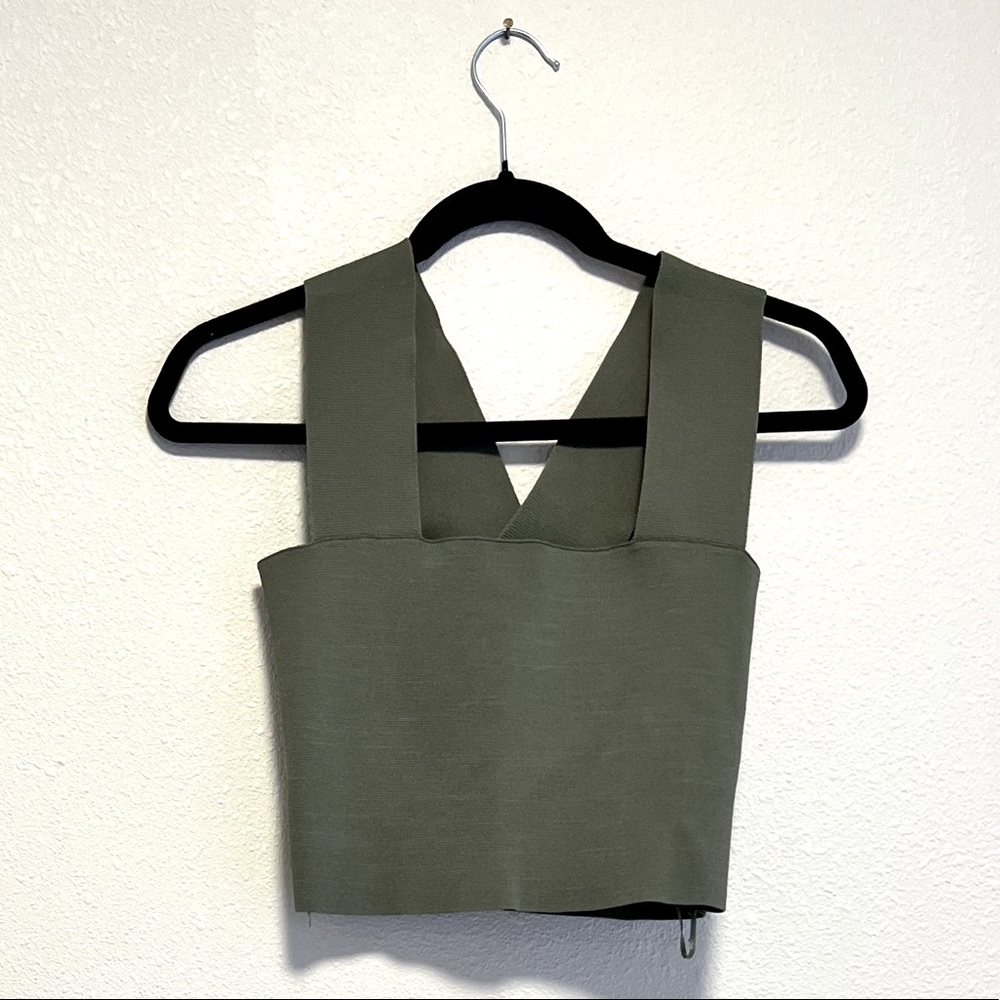 GREEN CROP TOP